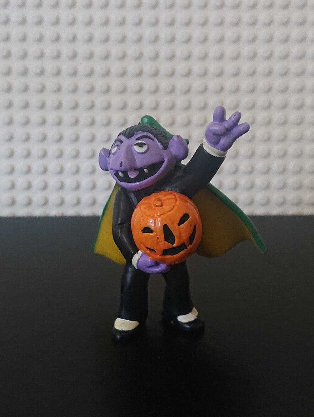 Applause - Jim Henson Sesame Street - Count Von Count PVC Figure - Pumpkin